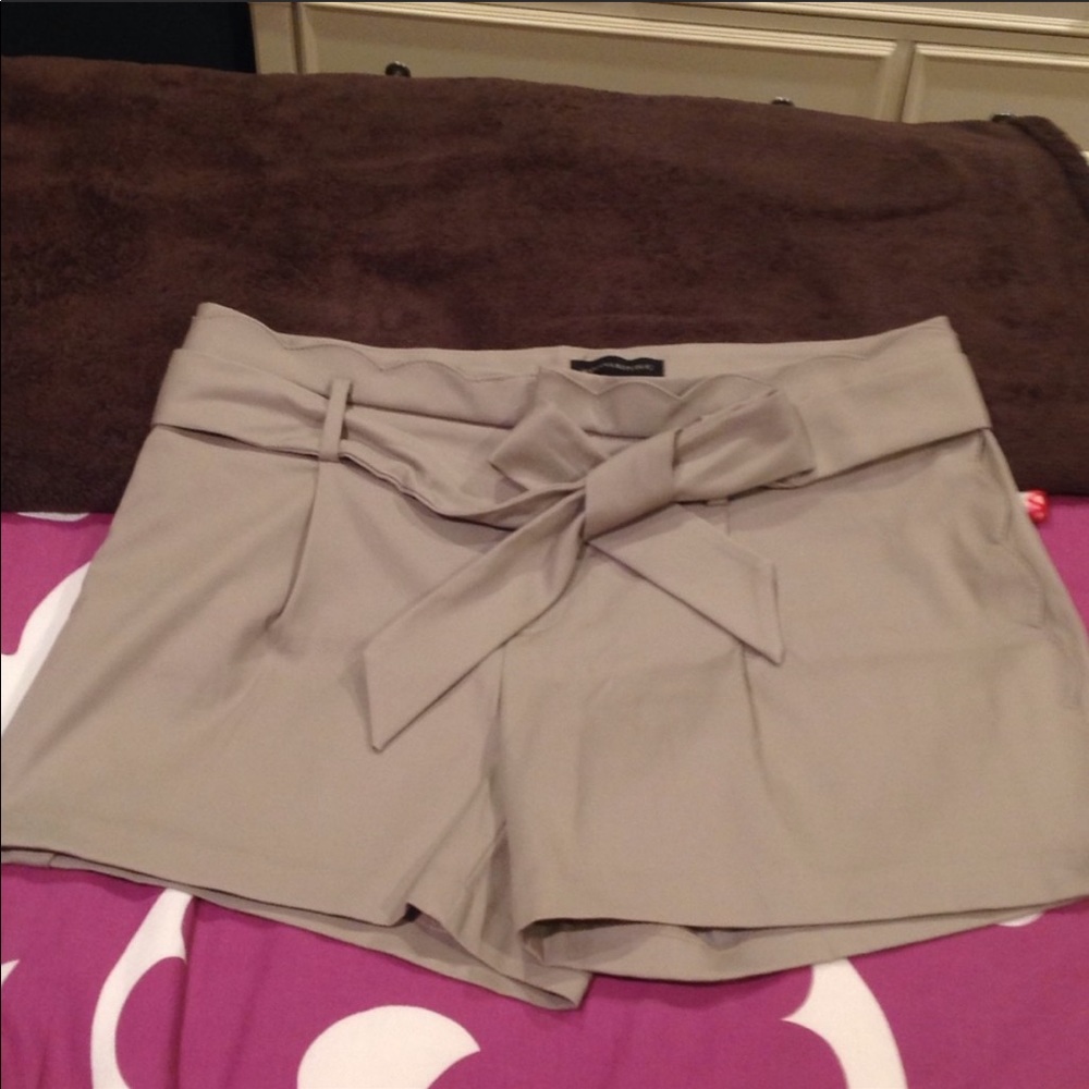Khaki Scallop Shorts